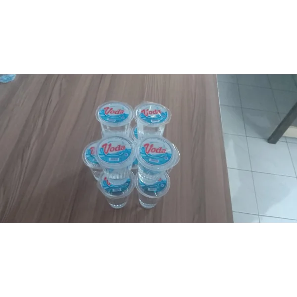 Air Mineral  Voda Kemasan Gelas