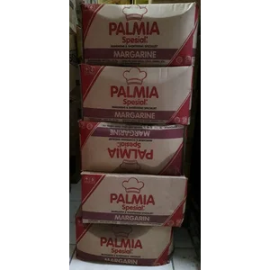 Mentega Merk Palmia 1 Karton