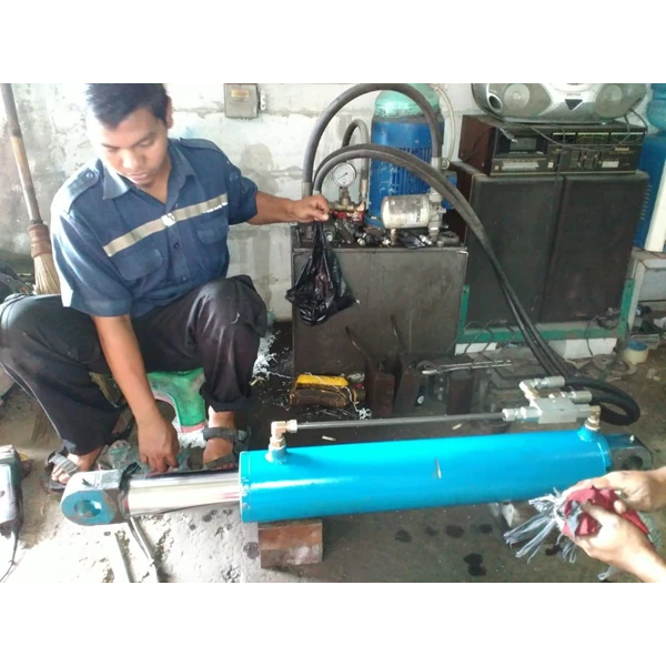 Service Silinder Hidrolik By Semangat Baratama