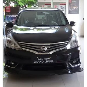 Mobil Nissan Grand Livina SV MT