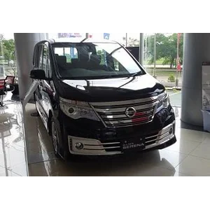 Mobil Nissan Serena