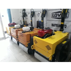 BABY ROLLER KAPASITAS 1 - 2 TON DYNAMIC DDR 60 CS DISEL R180