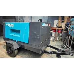 AIR COMPRESSOR AIRMAN PDS 175 CAPACITY 175 CFM RECONDITION