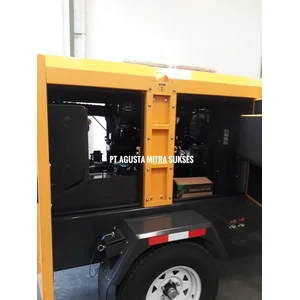 Kompresor Screw 390 CFM Univ UDS 390 S