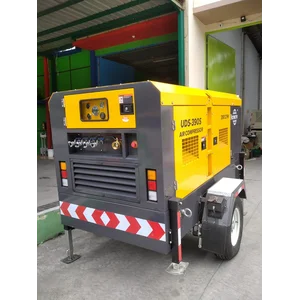 Kompresor Screw 390 CFM Univ UDS 390 S
