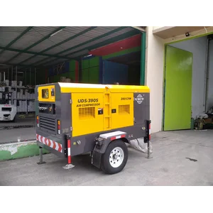 Kompresor Screw 390 CFM Univ UDS 390 S