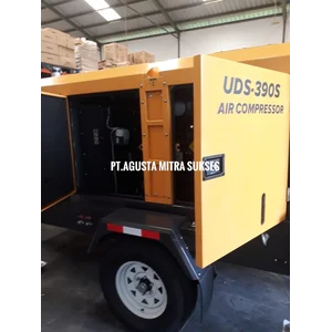 Kompresor Screw 390 CFM Univ UDS 390 S