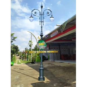 Tiang Lampu Taman Antik Sriwedari