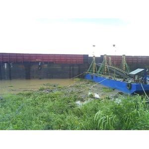 Ramp Door Untuk Loading Batubara Ke Tongkang