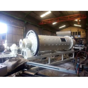 Mesin Ball Mill Untuk Proses Penepungan Atau Penghalusan Mineral