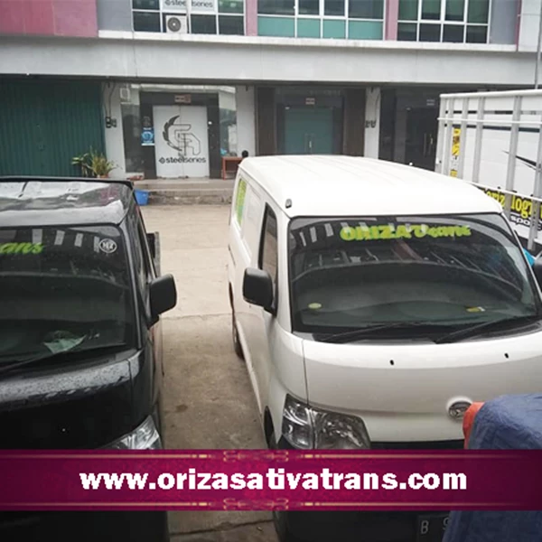 Ekspedisi Darat dengan Mobil Blind Van dan Pick Up By Jasa Pengiriman Barang