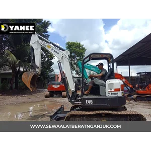 SEWA ALAT BERAT PC50 PC45 NGANJUK KEDIRI MADIUN 