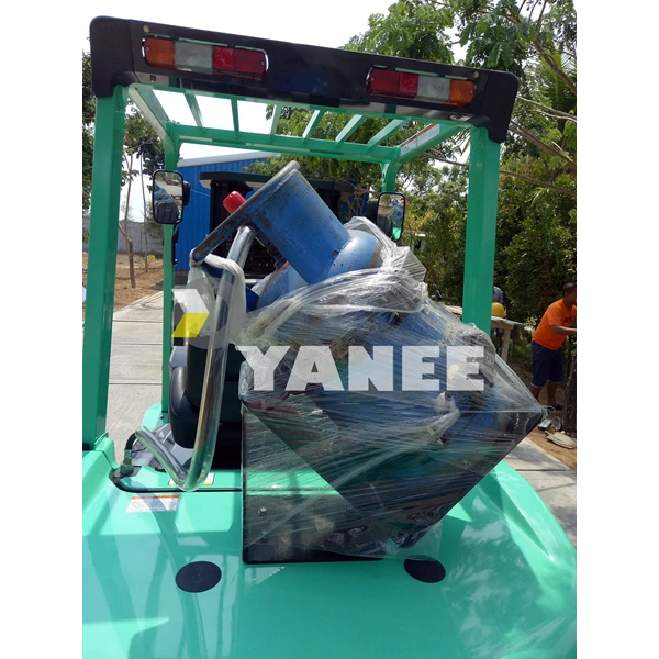 Forklift 3 Ton | Boom 4.7 m | Harian Mingguan Bulanan By PT. Yanee Sukses Bersama