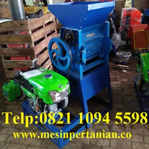 Iron Coffee Pulper Machine with Diesel Propulsion Motor KUBOTA RD65DI 6 Hp Engine Capacity 650 Kg/hour