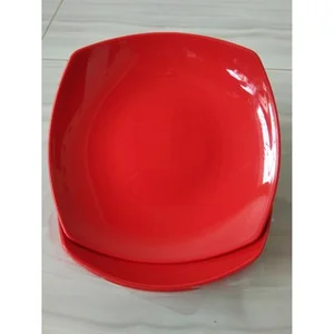 Piring kotak M Warna Merah Cabe per karton isi 84 pcs BR010526