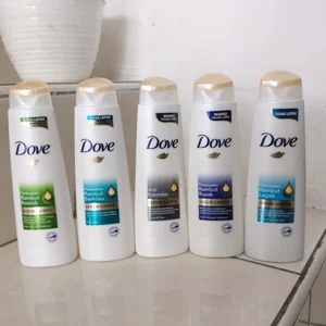 DOVE Shampo PERAWATAN RONTOK 24X135ML  per karton isi  24 pcs bar code   8999999573089       