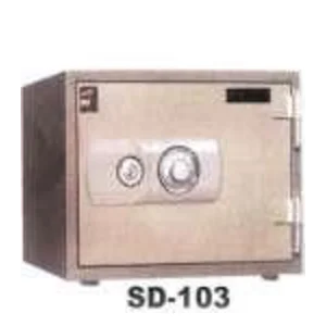 Brankas Digital Merk AKASHI type ESD 101 H OD 307 (H) x 412 (W) x 362 (D)