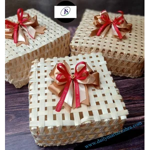 Besek kotak gandum uk 20 x 20 x t 10 cm per pieces
