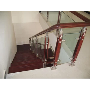 Glass + Wood Staircase Handrail Tempred