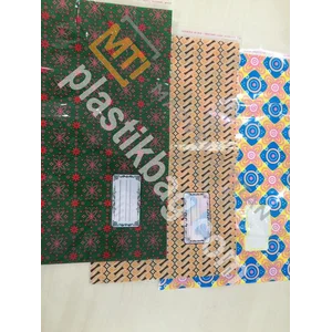 Sampul Buku Plastik ukuran 21.5 x 37.5