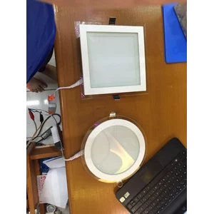 Lampu Panel Kaca Kotak dan Bulat