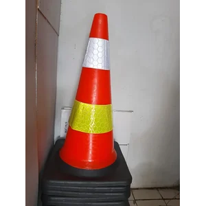 Traffic cone rubber base hitam karet