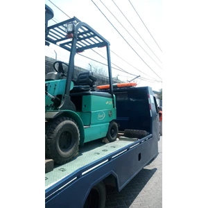 Jasa Angkutan Forklift Termurah di Surabaya By Khatulistiwa Mandiri Logistik