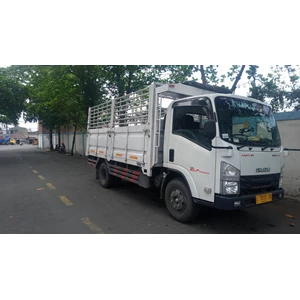 Angkutan Colt Diesel CDD di Jakarta
