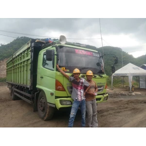 Sewa Truck Fuso Engkel di wilayah Surabaya