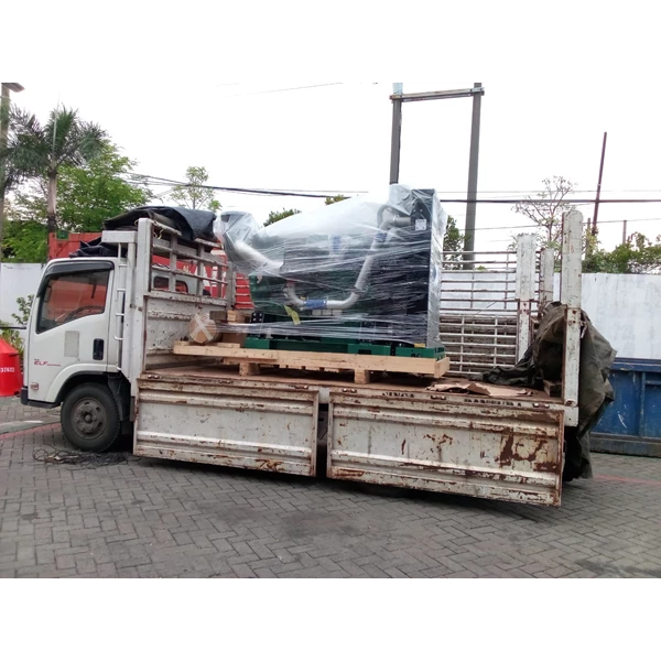 Jasa Pindahan Truck CDD Murah di Area Surabaya By PT. Khatulistiwa Mandiri Logistik