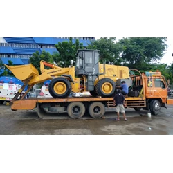 Pengiriman Alat Berat Via Selfloader Tujuan Surabaya - Makasar By Khatulistiwa Mandiri Logistik