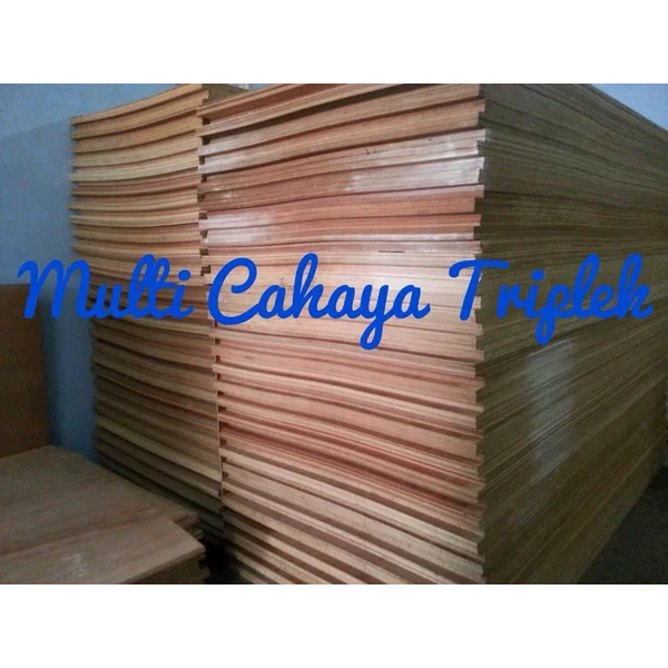 Triplek 21Mm Meranti Campur