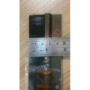 Aluminium or Plastic Door Brush Seal Lis Bulu Penutup Celah Pintu Dari Debu Bahan Silver Aluminium dan Plastik Coklat