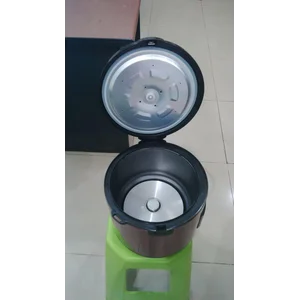 Penanak nasi peralatan makan lainnya
