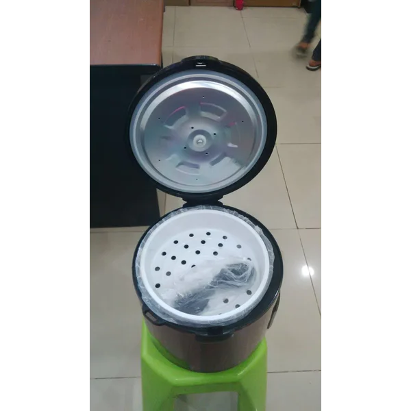 Penanak nasi peralatan makan lainnya