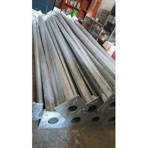 Tiang PJU octagonal single parabol 9 m galvanis 