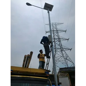 Tiang PJU Solar Panel Single Ornament 