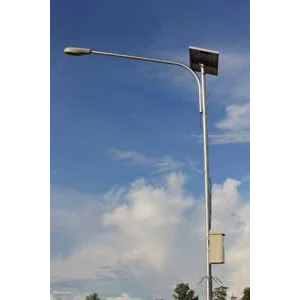 Tiang Lampu Tenanga Surya Double Ornament
