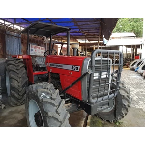Traktor Roda Empat  Massey Ferguson 390 4Wd