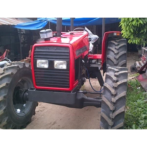 Traktor Roda Empat Massey Ferguson 440 4Wd