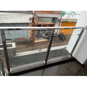 kaca railing balkon tempered 10mm custom per M2