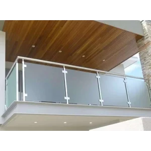 Railing balkon Laminated  10.38mm per M2