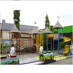 Playground Besar By Oris Sarana Kreatif