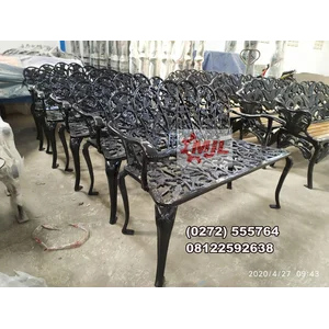 Kursi Taman Besi Cor Antik