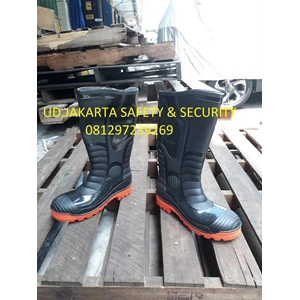 SEPATU SHOES BOOTS SAFETY PRIA HITAM TAHAN AIR STEFFI RUBBER   JAKARTA