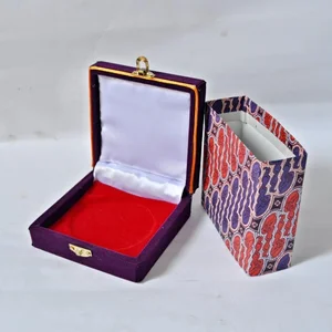 Box Perhiasan Bludru 