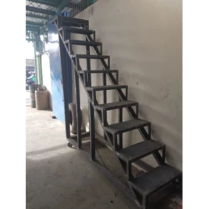 Tangga Feeder (Stair Feeder Ladder)