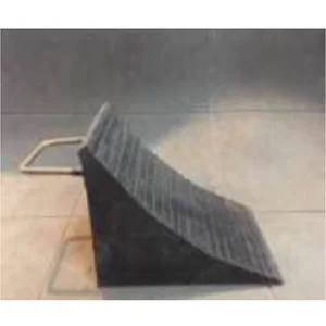 Wheel Chock Ganjal Ban Truk Tipe BK - 108