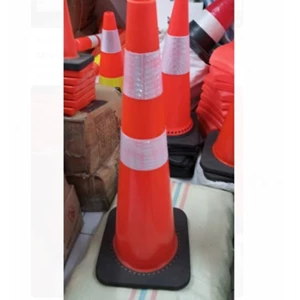 Traffic Cone Kerucut Pembatas Jalan 90 cm LOKAL Bahan Rubber