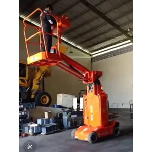 Boom Lift Tipe AMWP 11 tinggi 11 m merk Dingli